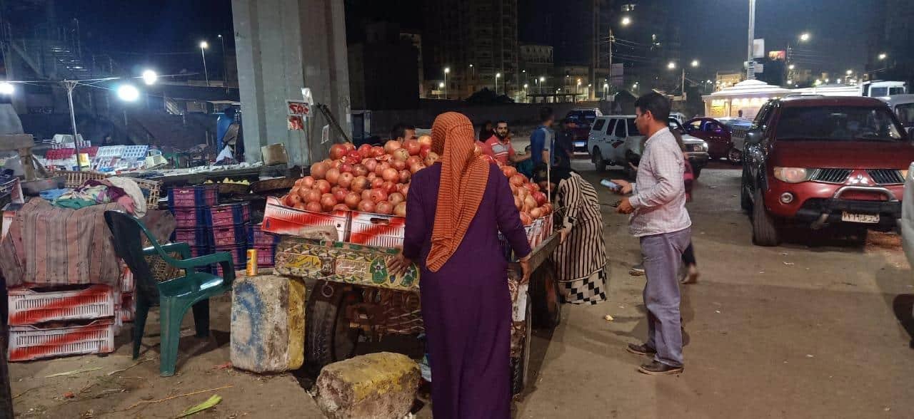 إزالة تجمعات الباعة الجائلين بمدينة بنها