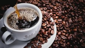 أضرار شرب القهوة علي الريق