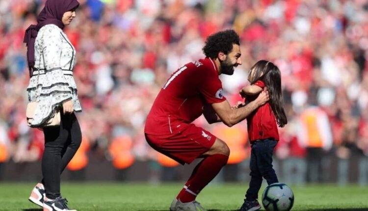 محمد صلاح وزوجته