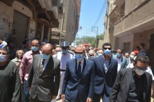 محافظ القليوبية يتقدم جنازة تشييع جثمان  شهيد الواجب النقيب محمد عرابي 