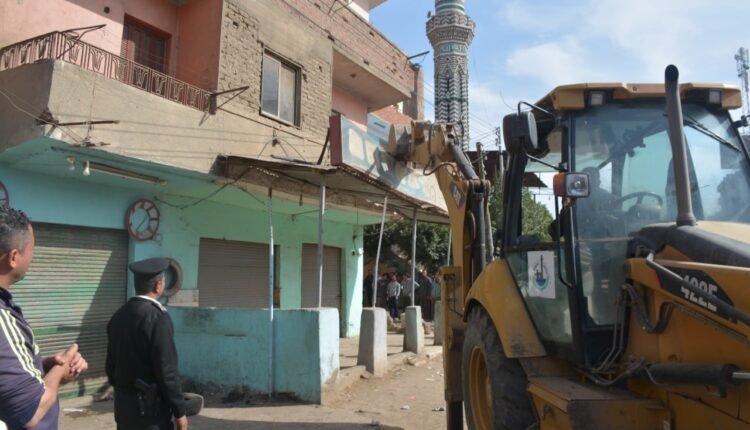 محافظ القليوبية يؤكد مواجهة مخالفات البناء والتعديات محور رئيسي في تقييم أداء القيادات التنفيذية  