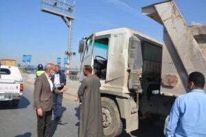 خلال جولته المفاجئة بشبرا الخيمة والخانكة محافظ القليوبية يضبط سيارات عكس الإتجاه