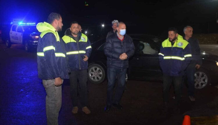 محافظ القليوبية تحت الأمطار في الواحدة صباحاً في جولة بمدن المحافظة لمتابعة شفط مياه الأمطار