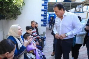 وزير الصحة يتفقد مستشفى الأطفال التخصصي ببنها ويوجه بصرف مكافأة شهر لكافة العاملين