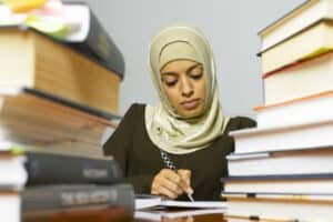  المرأة المثقفة كنز ذلك الزمان