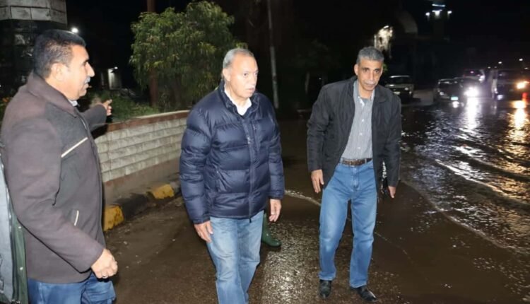 تزامناً مع موجة الطقس السيء محافظ القليوبية يتابع شفط مياه الأمطار بمدن طوخ وشبين القناطر 
