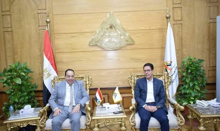 الجيزاوي " يستقبل رئيس الجهاز التنفيذي لمحو الامية وتعليم الكبار