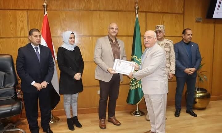 محافظ القليوبية " يكرم المتميزين في مشروع صقر 141 
