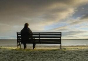 العزلة علاج مؤقت للنفس 