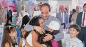 السيسي ينصت إلي شعبه 