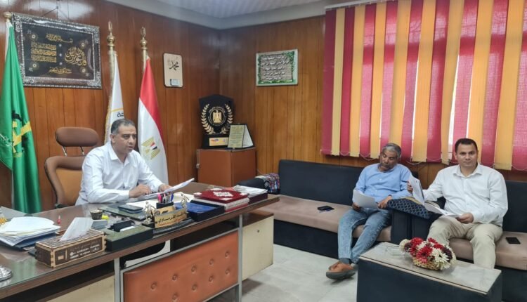 الفرماوي " يعقد اجتماعا موسعا مع اللجنة الرياضية بالقليوبية لمناقشة خطة العام الجديد .