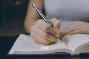 أجمل الكلمات.. أن تكتب لمن تُحب 