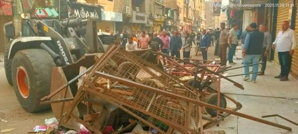 الدكتورة إيمان ريان نائب محافظ القليوبية خلال حملة إزالة الإشغالات بمدينة الخصوص