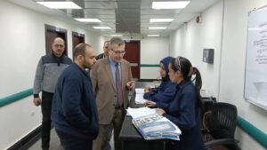 عميد كليةطب بنها يتابع ميدانياً الخدامة الصحية المقدمة للمرضى داخل المستشفى التخصصي